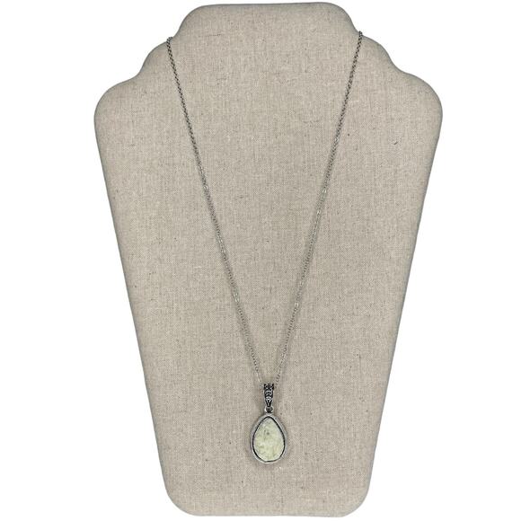 Druzy Pendant Necklace Silver Tone and White/ Cream - Untested - Picture 10 of 10